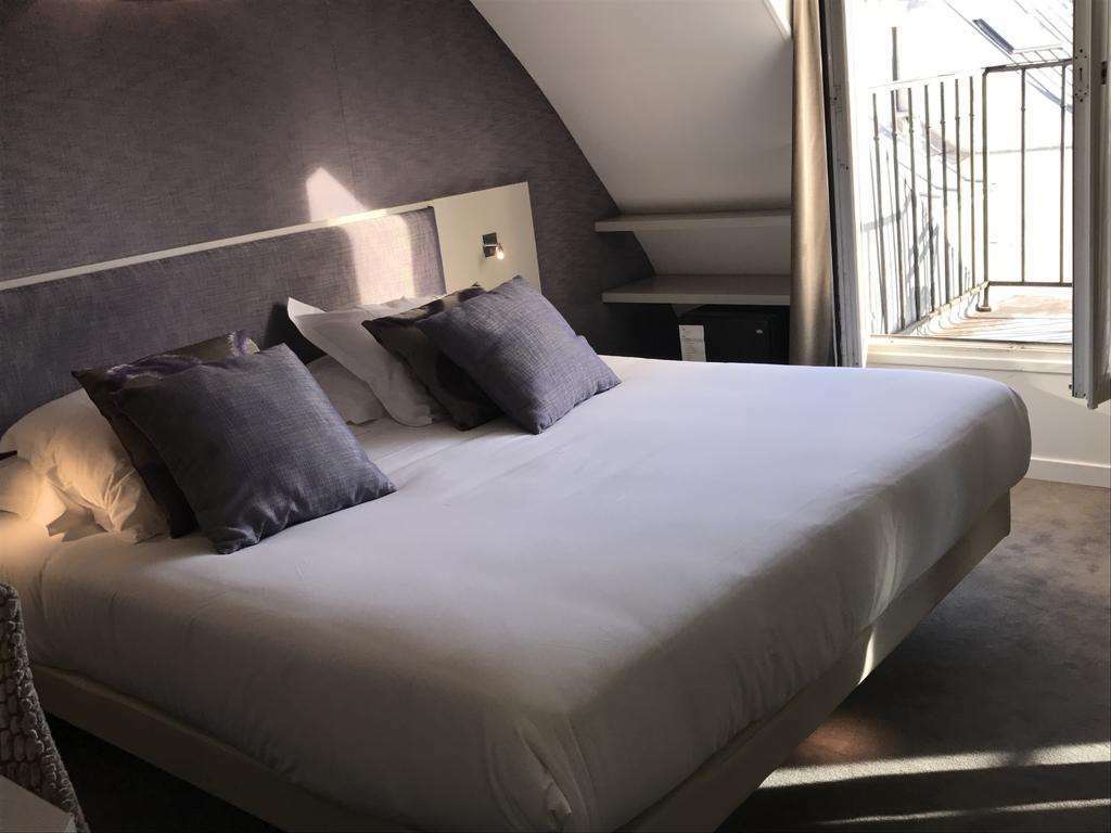 Hotel Jacques De Molay Paris